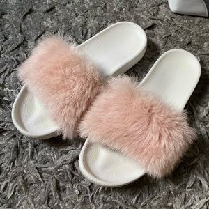 Ugg royale fur slides